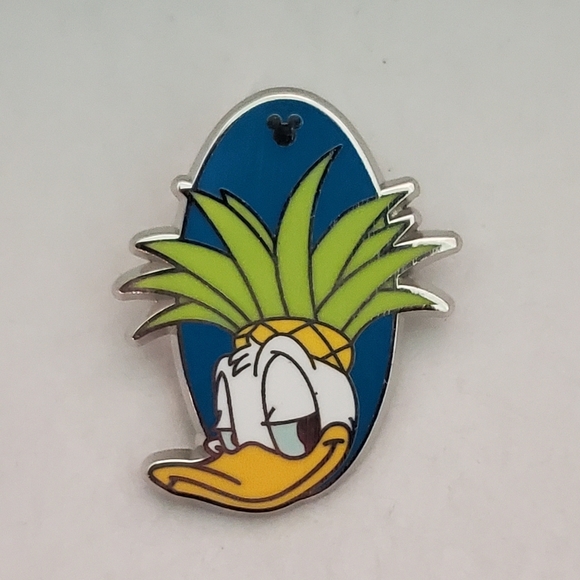 Disney Pin Trading Shanghai Resort Donald Duck Pineapple Hidden Mickey Pin - Picture 1 of 3